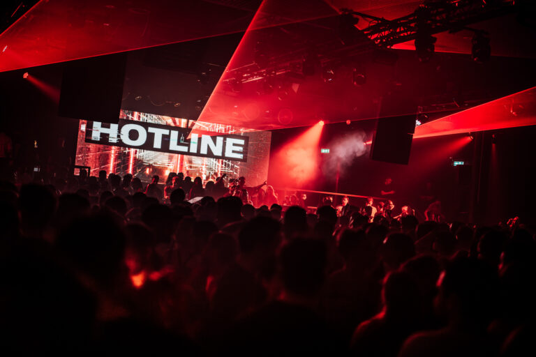 Hotline Presents Lisa Korver & Paige Tomlinson — markt-eten in Zuid-Limburg