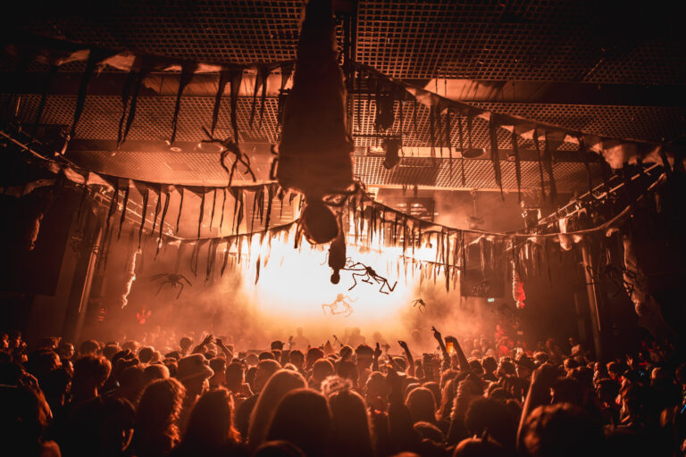 Complex Halloween with Ferreck Dawn / Ammé / Max Kilian / Noah de la Croix — muziek in Zuid-Limburg